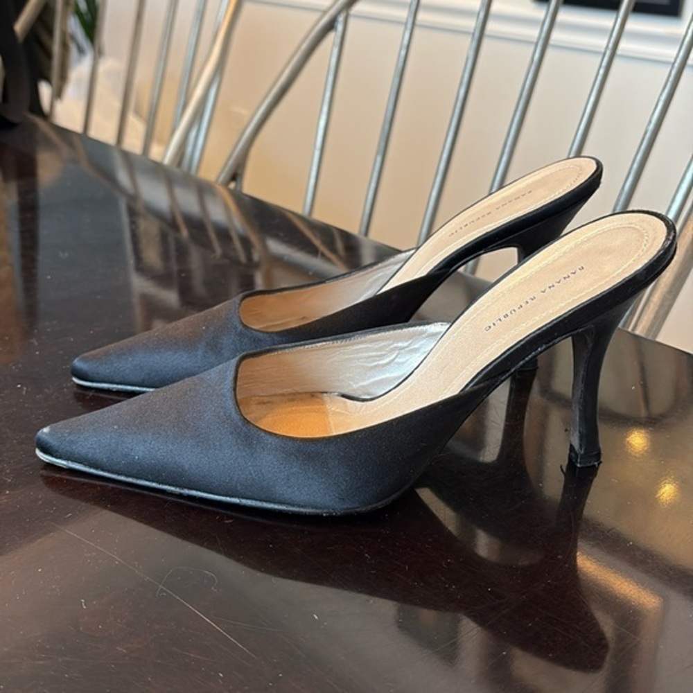 🐆 Banana republic, black pointed toe, satin high heel slides mules
